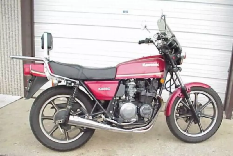 Image de la première page du manuel de l'appareil KZ550 (1985)